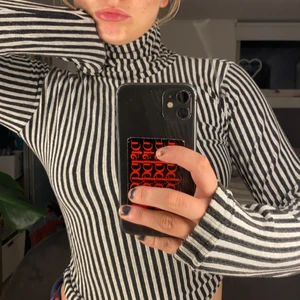 Randig polo! - Jättesnygg randig polo som sitter som en smäck tajt o snyggt !💋