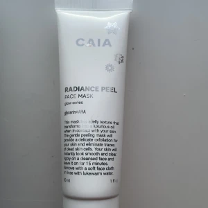 Caia mask - Säljer den här Caia masken i glow serie då jag har två jätte bra❤️ Aldrig andvänd