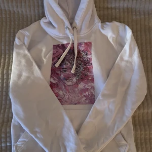 The cool elephant hoodie - Säljer min super snygga the cool elephant hoodie! Den är i superbra skick och har inga fläckar💗 hör av er om ni har några frågor!
