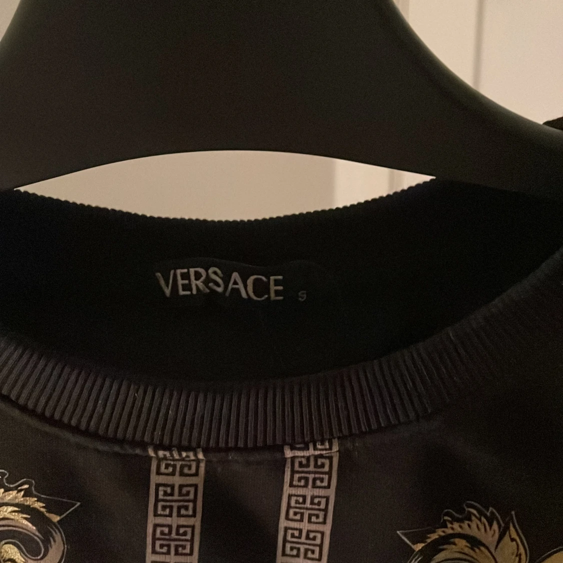 Svart versace sweatshirt  - 90