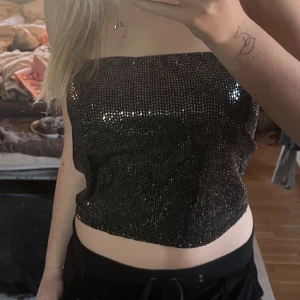 Glitter topp  - Säljer denna glitter toppen som inte har kommit till användning🫶🏼