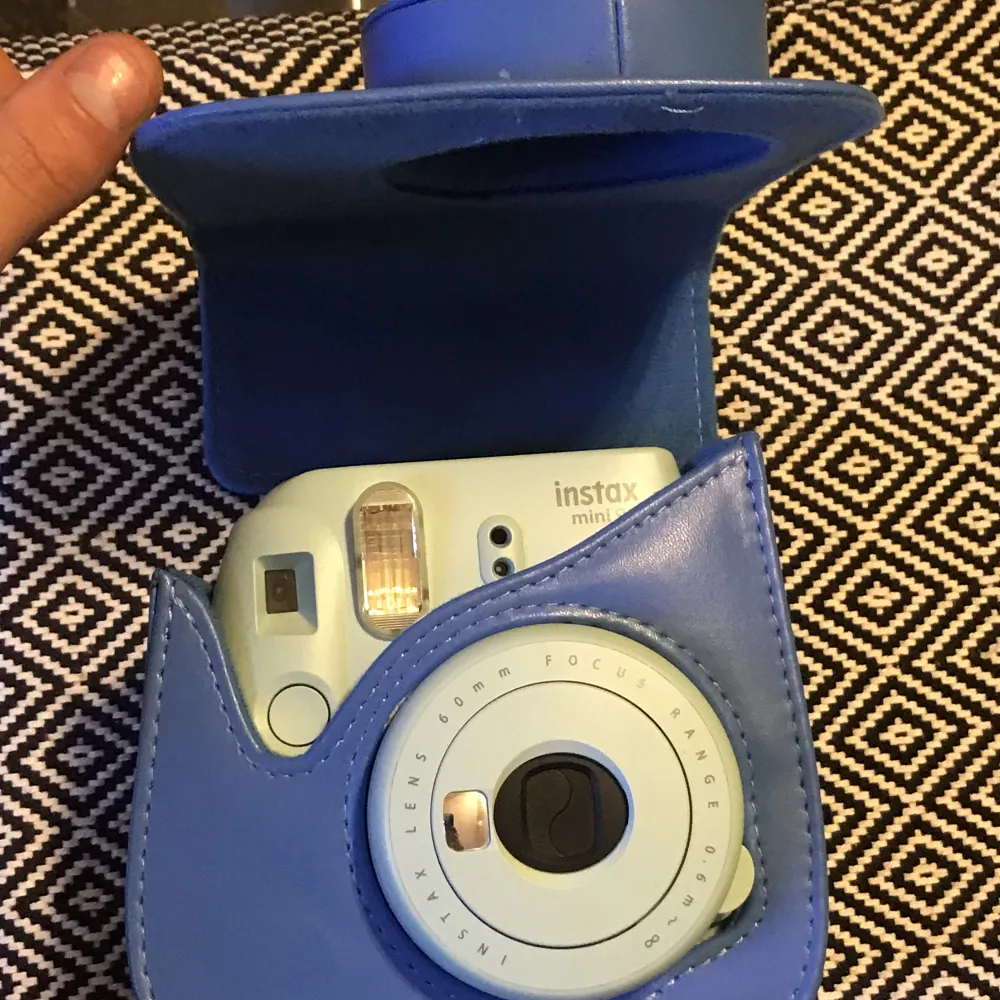 Hej vill sälja min instax mini 9, Köpte den för Skojskull för drygt 1 år sen men aldrig använt den . Övrigt.