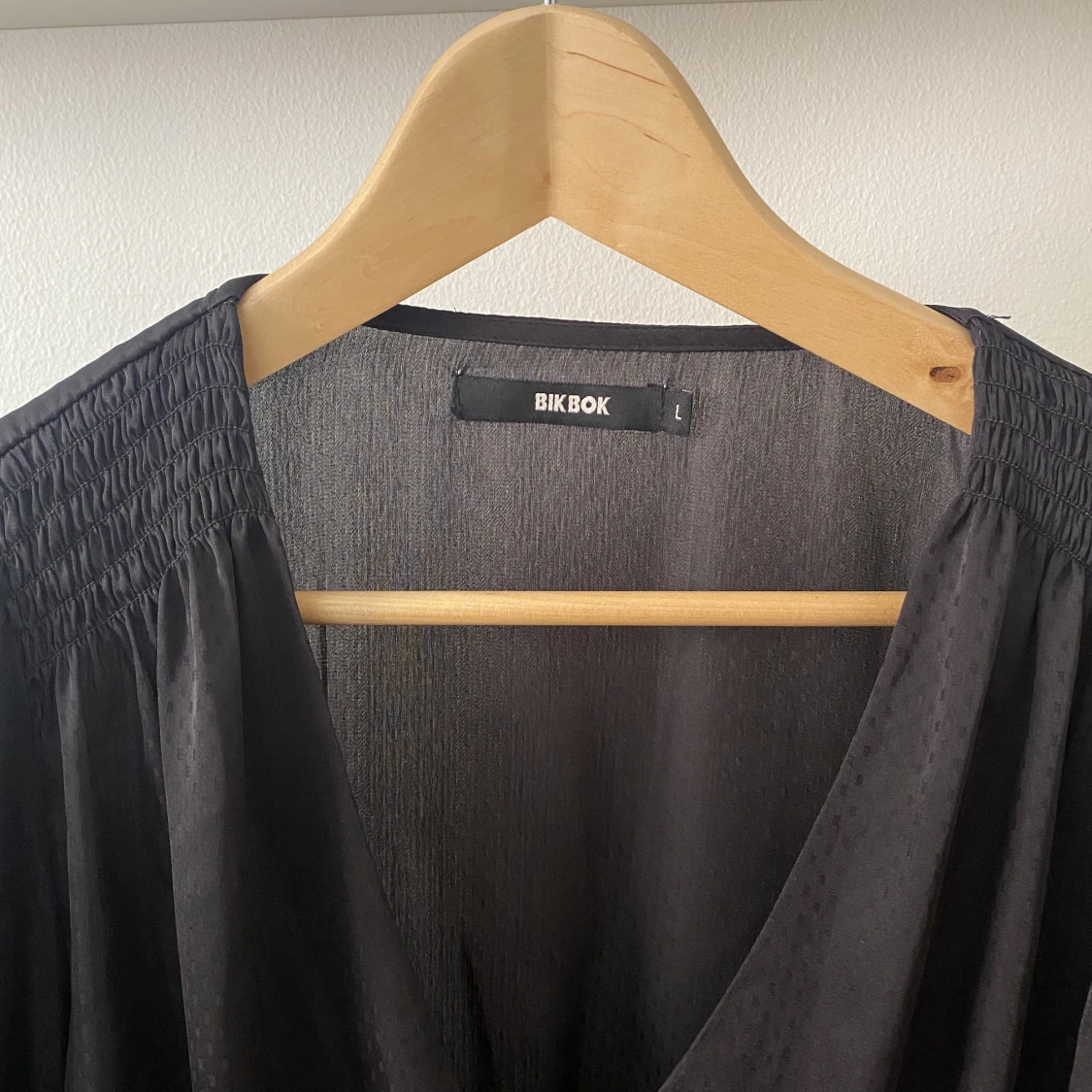 Blus med volang - 91
