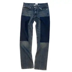Vintage lågmidjade jeans  Asballa Sista bilden är lånad🥰 Sitter som en S oxh långa i benen❤️‍🔥