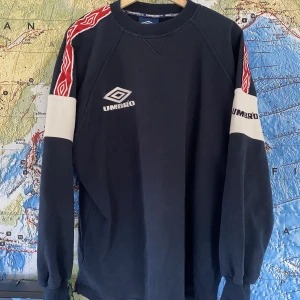 UMBRO RETRO - Skön vintage umbro tröja