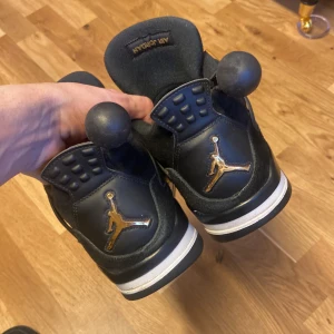 Jordan skor - exklusiv sko från jordan, och väldigt rare! I stort sett omöjlig att få tag på modell och storlek! 