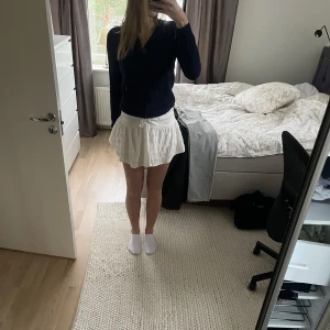 Vit kjol - Vit kjol från bershka, jättebra skick😍😍