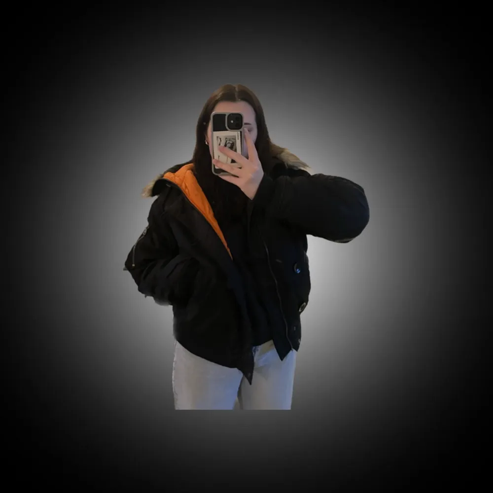 oversized bomber i strl L  lite missfärgning på insidan, kan skicka bild vid intresse!. Jackor.