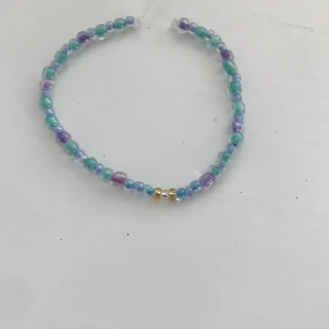 Armband - Jag har gjort dem här armbanden själv 💗1st kostar 10kr och frakt kostar 15kr 