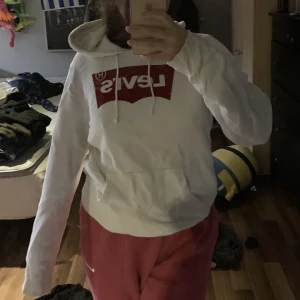 Levis hoodie - Oversized!!