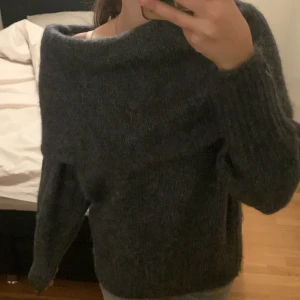 Trendiga HM stickad!  - Säljer den trendiga HM stickade tröja, använt 1 gång!!! ❤️❤️😍