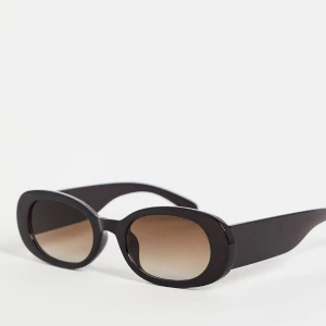 Pull&Bear solglasögon  - Oanvända! Hann inte skicka tillbaka dem innan returtiden va över 