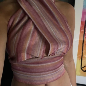 Topp - Topp, storlek S, knyts i midjan