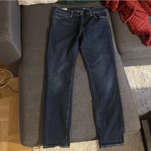 Levi’s Jeans Helt Oanvända! - Skriv om du har några frågor!