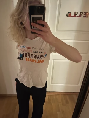 T-shirt med tryck - Cool t-shirt med tryck som aldrig kommer till använding