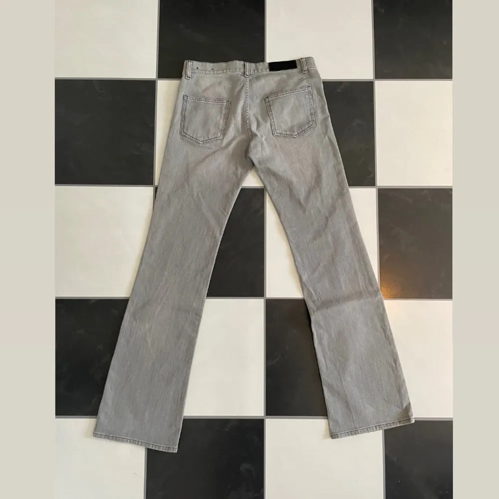 Samsøe Samsøe jeans i storlek 29/34, Rak passform med flare, nya. Jeans & Byxor.