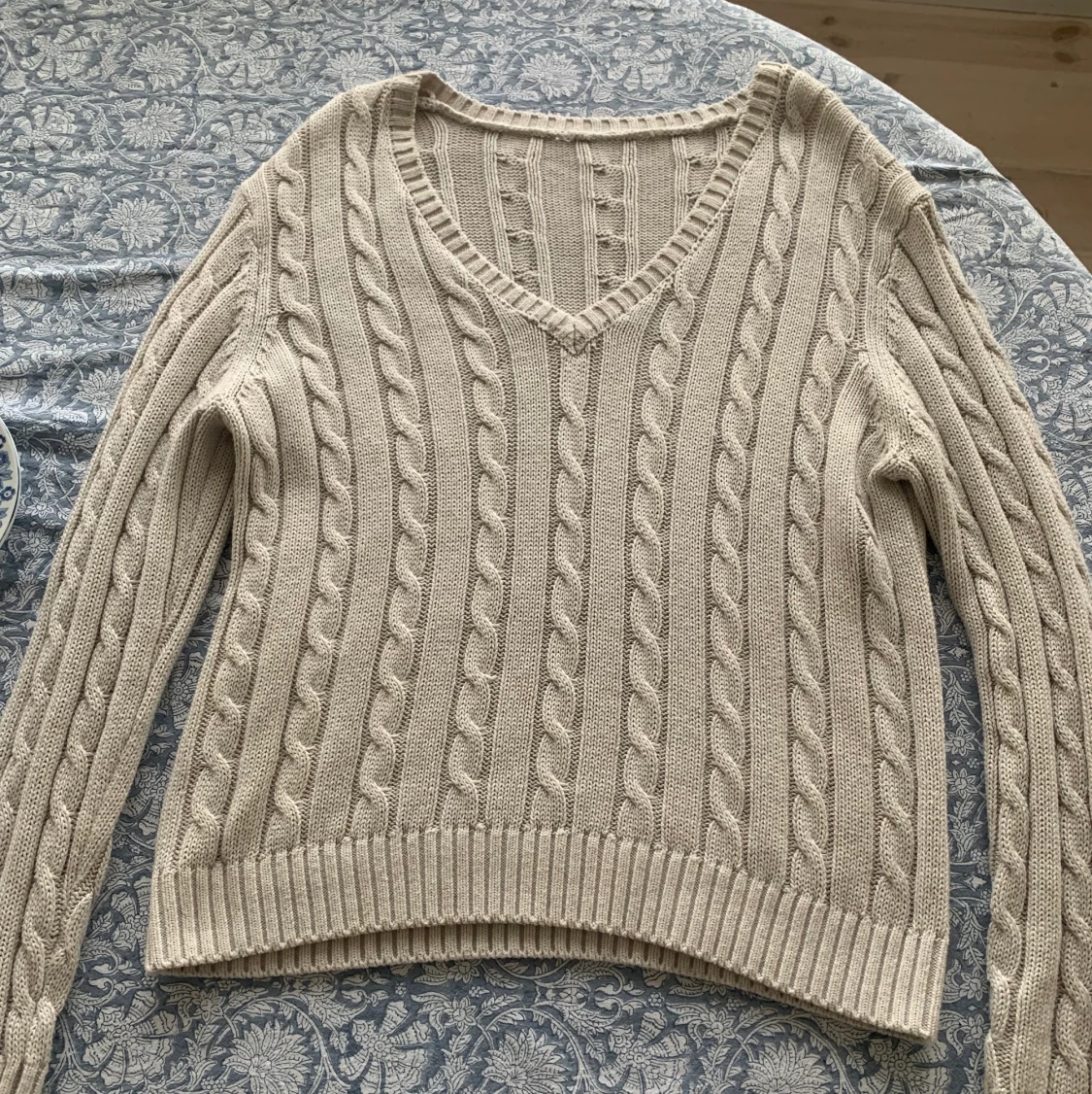 Superfin kabelstickad tröja - 90