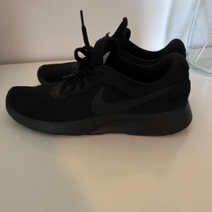 Nike skor strl 40 - I fint skick 