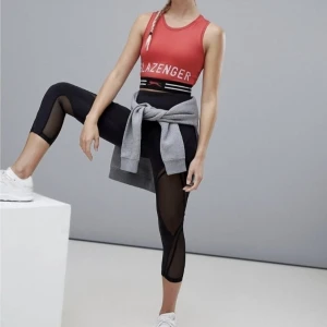 Ny Slazenger Hallonfärgad Sport Top Med Logga Strl 44 - Aldrig använd. Frakt med frimärken och direkt swish till mig 29kr, välj ej Köp Nu isåfall. Samfraktar för minsta möjliga frakt kostnad för dig. Kontakta mig angående detta