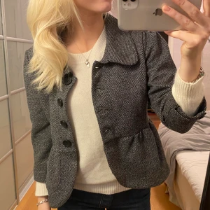 Tröja/jacka  - Kommer inte till användning! Skriv vid frågor!💕