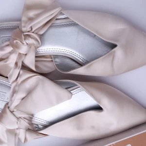 ASOS bow sandals satin pearl white - Asos sandals, size 38, oerfect for dresses or casual outfits. The price is up but offers accepted. 