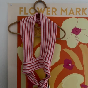 Randig topp - Helt ny, aldrig använd - mycket fint skick Ganska liten i storlek