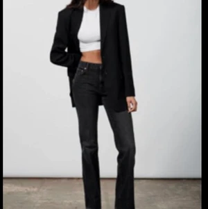 Zara jeans - Säljer dessa helt oanvända jeans i storlek 38❤️