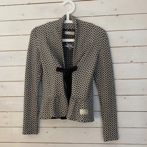 Odd Molly kofta - Super söt odd molly kofta som aldrig är använd så helt i ny skick! 🤍 jag är osäker på storleken men den passar mig som vanligtvis har xs/s! 