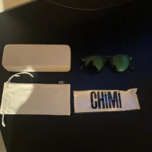 Chimi  - Säljer nu mina chimi solglasögon då de inte kommer till användning. Nypris runt 1200. Bra skick. 