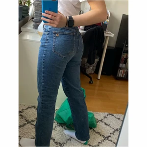 Straight leg jeans - Helt oanvända och köpt i andrahand🥰