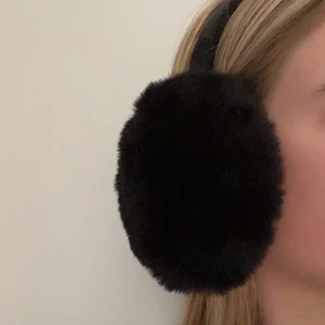 Öronmuffar - Köpta här på plick. Kommer inte till användning. Frakt tillkommer.