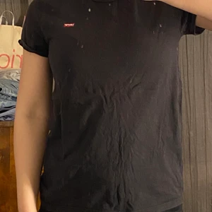 Levis T-shirt - Skön T-shirt från Levis. Använd ett fåtal gånger❤️‍🩹