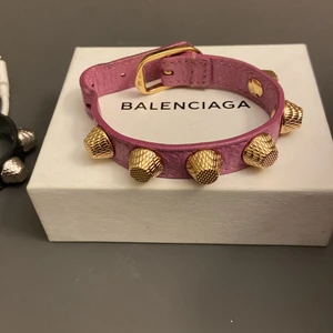 Balenciaga armband - Säljer mitt jättefina balenciaga armband ❤️