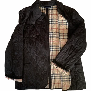 Burberry Jacka - Köpt Secondhand