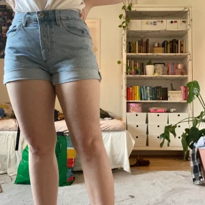 Shorts - Jeans shorts från kager 157 i väldigt bra skick! De är i storlek s men passar också som m