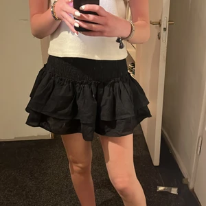 Kjol - Oanvänd svart kjol