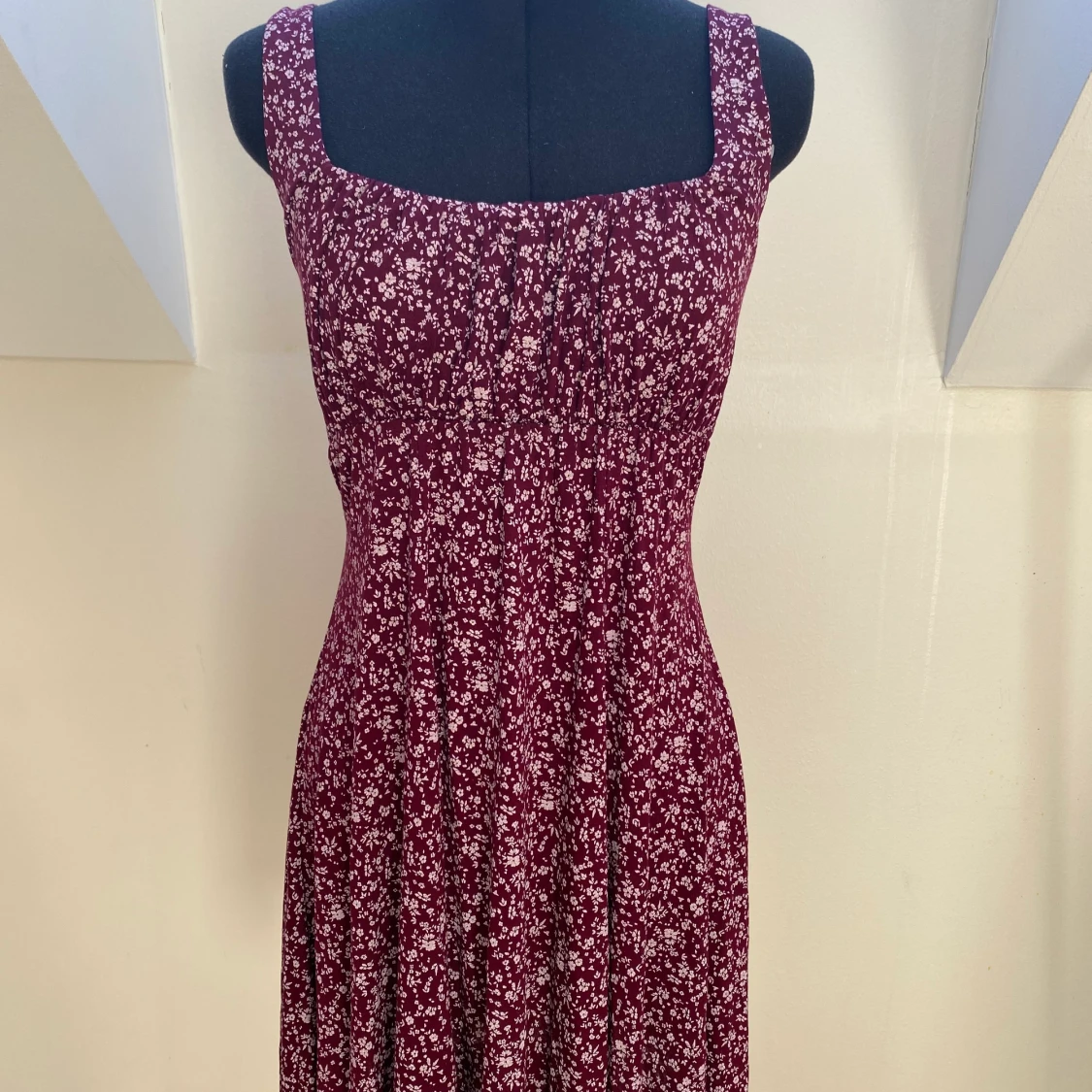 Blommig sommarklänning - 90