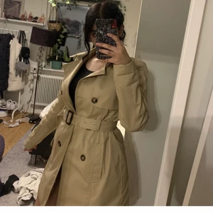 Beige kappa - Många som undrade hur kappan sitter på❤️ därav dessa bilder 🤩