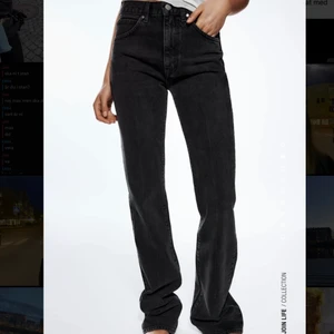 Zara jeans - Säljer mina bootcut jeans från zara i strl 38. jag är 171 cm lång och dom är bra längd på mig, nya och bara använda några gånger.