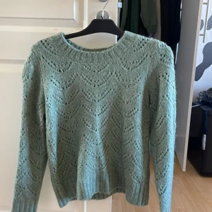 Blå stickad tröja - Blå stickad tröja köpt secondhand, 60kr+frakt storlek s