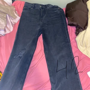 svarta jeans  - andvänds ej 