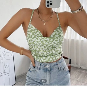 Shein topp - En helt oanvänd topp från Shein i storlek M. Passar mig som oftast har S men ibland M på toppar. 