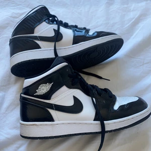 Jordans  - Knappt använda jordans. Nyskick! Köptes för 4000 förra året. 