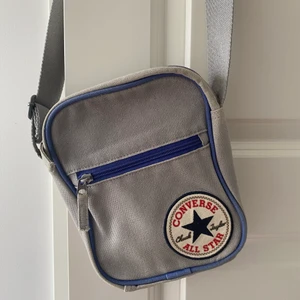 Converse väska - As clean converse väska i bra skick! fråga för mått eller mer bilder