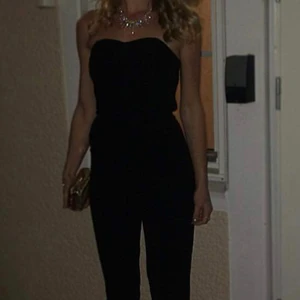 Jumpsuit - Storlek XS, använd en gång. Såååå mycket snyggare på än på galgen!!