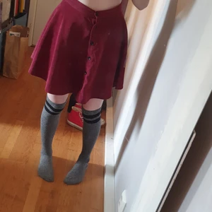 Gray kneesocks  - Korta kneesocks, går precis över knäna