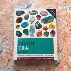 Kristall bibel bok  - Säljer denna bok då jag har en e-bok. I princip helt ny, väldigt bra skick. Endast ett grönt sträck på baksidan men den var där när jag köpte den på Sök & Finn i Malmö.