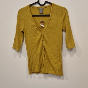 Senapsgul topp strl XS - Senapsgul topp. Aldrig använd från Lindex. 