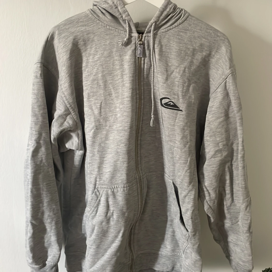 Quicksilver zipper hoddie