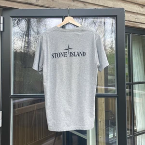 Stone Island t-shirt. - Slutsåld Stone Island t-shirt i bra skick. Storlek M. För fler frågor kom pm mvh, Max.